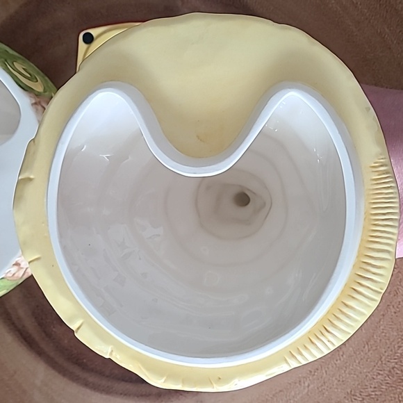 NIB Royal Doulton Lily Trinket porcelain box with lid - Picture 5 of 6